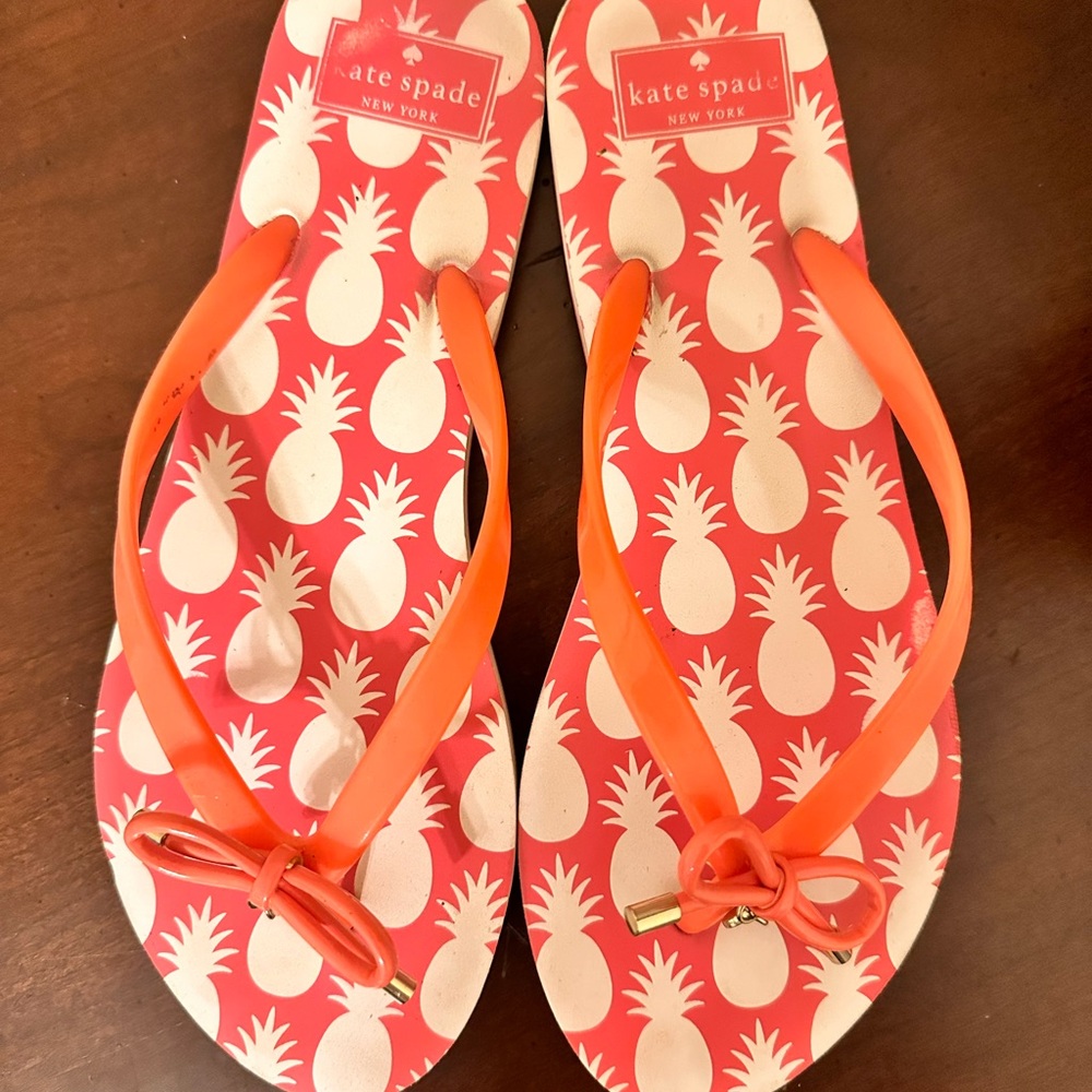Vera Bradley flip flops